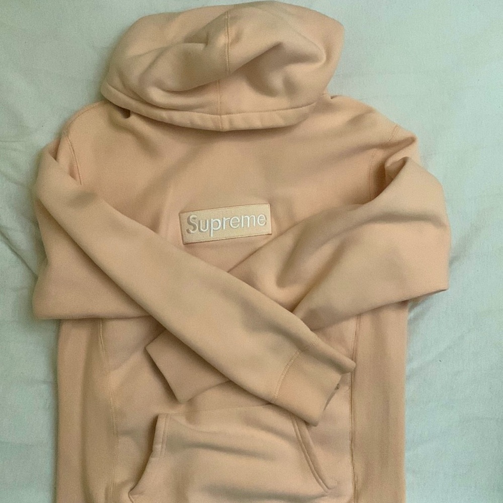 SUPREME HOODIE